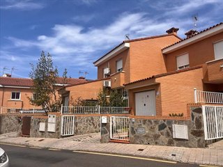 Chalet en venta en Olías del Rey