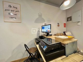 Local comercial en alquiler en La Nova Esquerra de l'Eixample en Barcelona