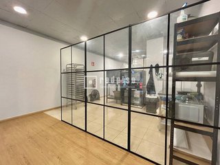 Local comercial en alquiler en La Nova Esquerra de l'Eixample en Barcelona