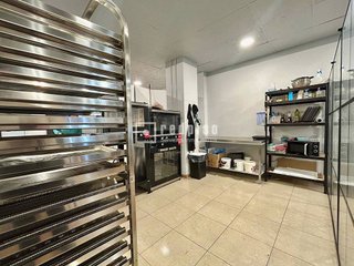 Local comercial en alquiler en La Nova Esquerra de l'Eixample en Barcelona