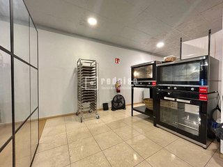 Local comercial en alquiler en La Nova Esquerra de l'Eixample en Barcelona