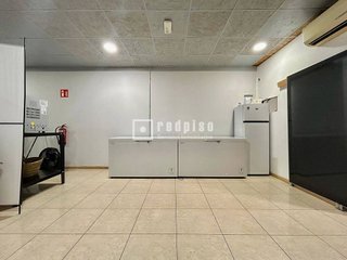 Local comercial en alquiler en La Nova Esquerra de l'Eixample en Barcelona