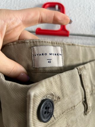 Pantalón beige Alvaro Moreno