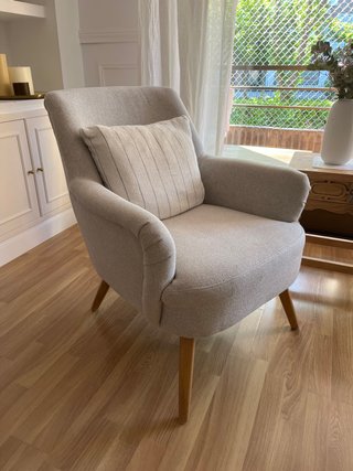 Butaca Kenay Home tela y madera