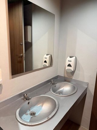 Local comercial en venta en El Bajondillo en Torremolinos