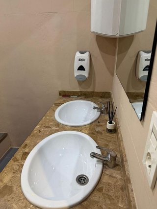 Local comercial en venta en El Bajondillo en Torremolinos