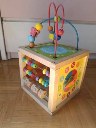 Caja multiactividades de madera para bebés