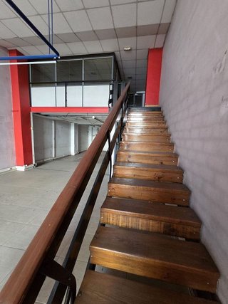 Local comercial en venta en Milán - Pumarín - Teatinos en Oviedo