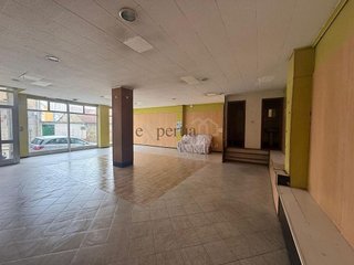 Local comercial en venta en Boiro