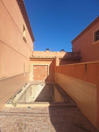 Edificio en venta en Bigastro