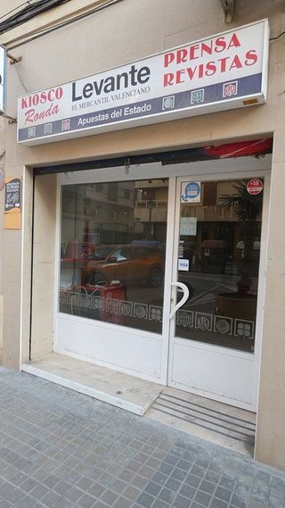 Local comercial en alquiler en Arrancapins en Valencia
