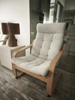2 Butacas de madera y tela beige