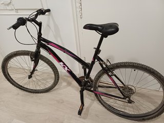 Bicicleta de Montaña Negra y Rosa