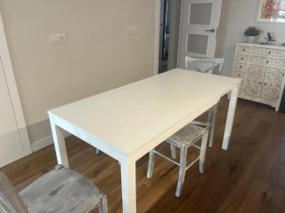Mesa de comedor  blanca. 1,10×70, extensible a 1,5