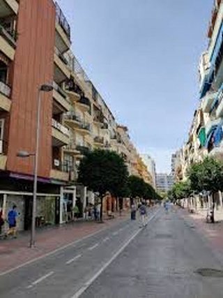 Local comercial en alquiler en Los Remedios en Sevilla