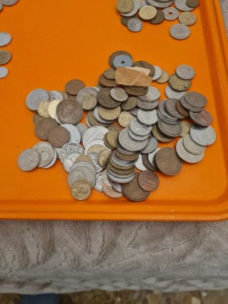 Lote de monedas antiguas de varios países