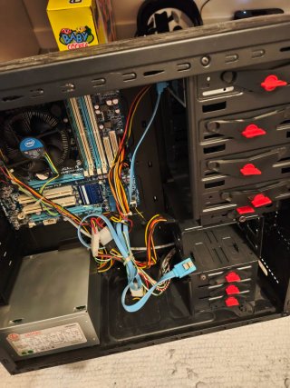 PC Nox i3 Negro y Rojo