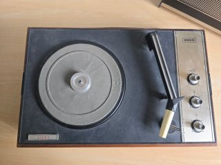 Tocadiscos SIERA antiguo