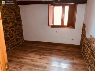 Casa adosada en venta en Valle de Mena
