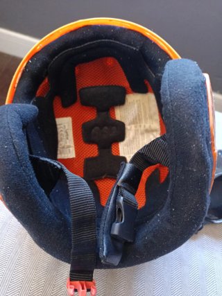 Casco de esquí niño naranja Wed'ze y gafas.
