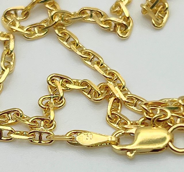 Cadena forzada de oro de 18k. Peso: 8.14 gr.