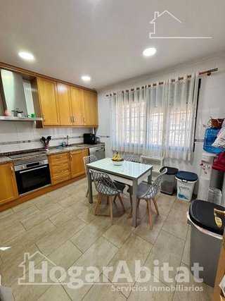 Casa adosada en venta en Centro en Chiva