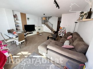 Casa adosada en venta en Centro en Chiva