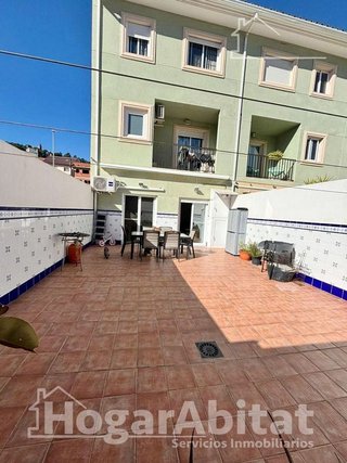 Casa adosada en venta en Centro en Chiva