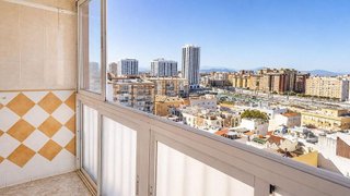 Piso en venta en Parque Ayala - Jardín de la Abadía - Huelín en Málaga