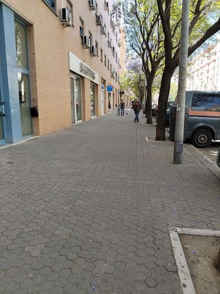 Local comercial en alquiler en Colores - Entreparques en Sevilla