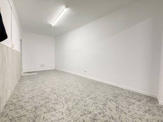 Local comercial en alquiler en Les Roquetes en Barcelona