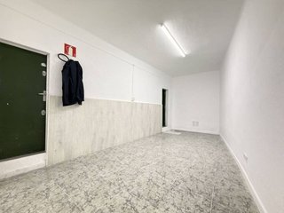 Local comercial en alquiler en Les Roquetes en Barcelona