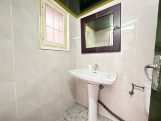 Local comercial en alquiler en Les Roquetes en Barcelona