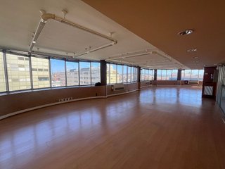 Oficina en alquiler en Les Corts en Barcelona