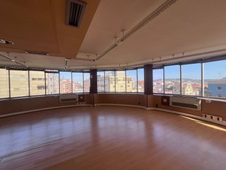 Oficina en alquiler en Les Corts en Barcelona
