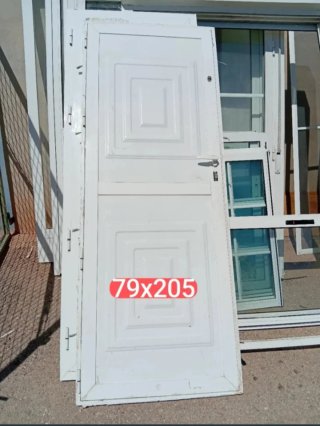 Puerta exterior blanca 89x210