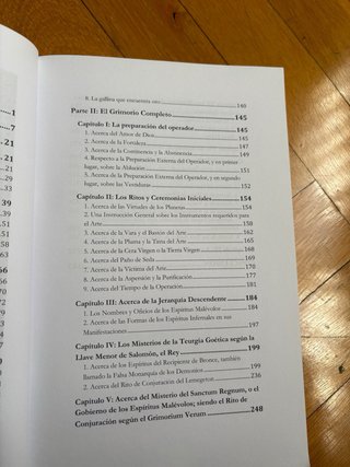 Libro: Libro de magia negra y pactos
