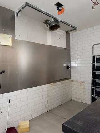 Local comercial en alquiler en Les Planes en Hospitalet de Llobregat, L´