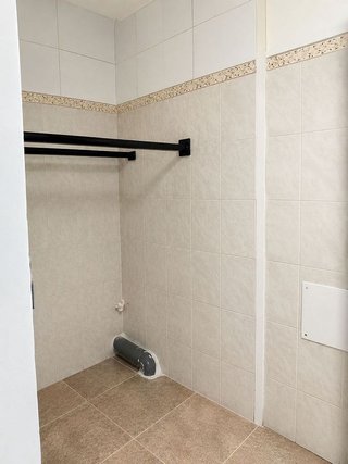 Local comercial en alquiler en Les Planes en Hospitalet de Llobregat, L´