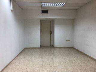 Local comercial en alquiler en Avda de Madrid - Pº de la Estación en Jaén