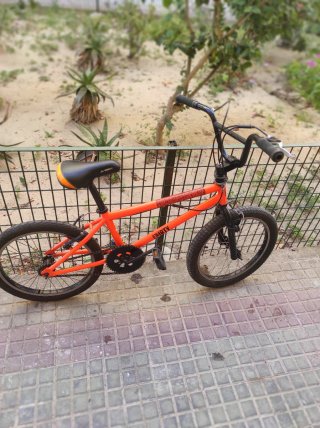 Bicicleta infantil naranja