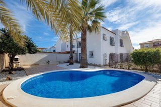 Casa pareada en venta en La Siesta - El Salado - Torreta en Torrevieja