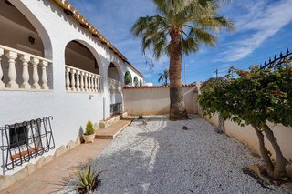 Casa pareada en venta en La Siesta - El Salado - Torreta en Torrevieja