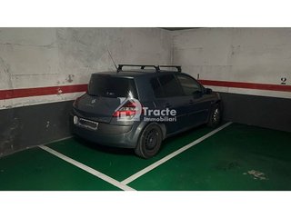 Garaje en venta en Pubilla Cases en Hospitalet de Llobregat, L´