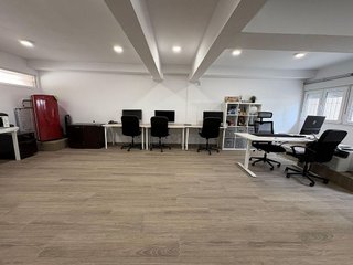 Local comercial en alquiler en Los Cármenes en Madrid