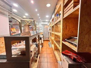 Local comercial en venta en Poniente-Norte - Miralbaida - Parque Azahara en Córdoba