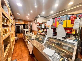 Local comercial en venta en Poniente-Norte - Miralbaida - Parque Azahara en Córdoba