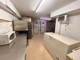 Local comercial en venta en Poniente-Norte - Miralbaida - Parque Azahara en Córdoba