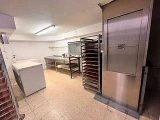 Local comercial en venta en Poniente-Norte - Miralbaida - Parque Azahara en Córdoba