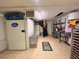 Local comercial en venta en Poniente-Norte - Miralbaida - Parque Azahara en Córdoba